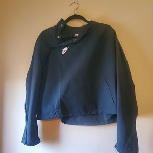 Nike pull over long sleeves jacket, black and size Medium